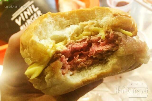 Esse é o ponto mais gostoso de carne - Vinil Burger