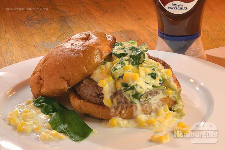 Espinafrilho: Hambúrguer Meats, creme de espinafre e milho, no pão de mandioquinha. -  R$ 33  - SP Burger Fest