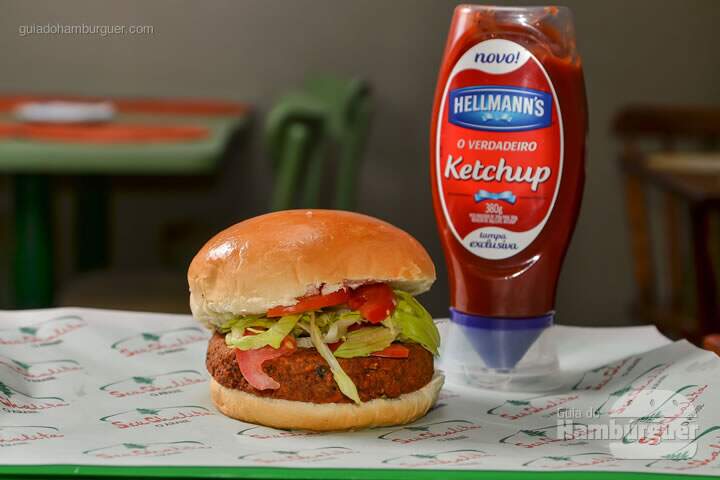 Vegetariano: Hambúrguer de falafel, hommus, salada especial e molho tahine. - R$ 21,90 - SP Burger Fest