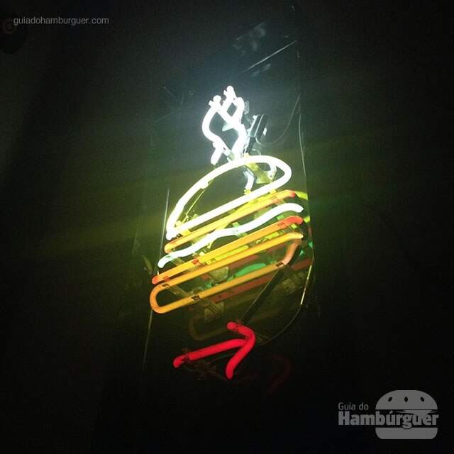 Neon com o logo - Burger Joint NY