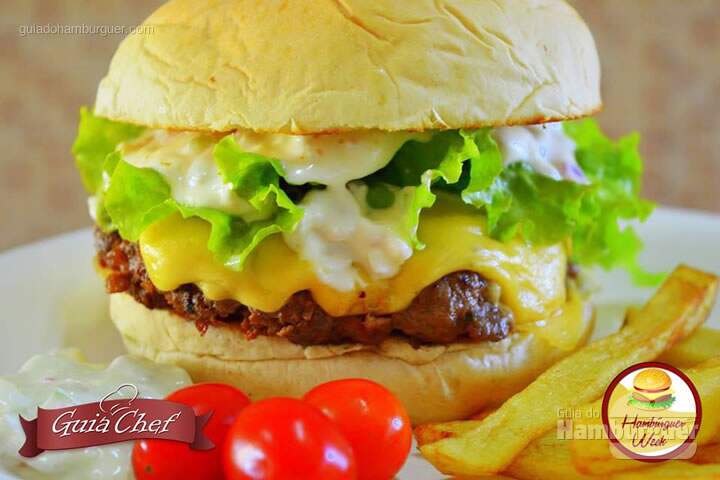 RIBS hambúrguer: Hambúrguer 200 gramas de costela, queijo prato, alface, pão com gergilim e nosso molho especial de coalhada seca