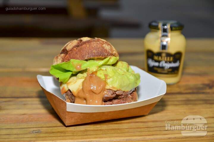 Blackjack: Hambúrguer artesanal 150g, queijo muçarela, alface baby e molho mostarda e mel no pão australiano por R$ 15 - 5º Sanduweek