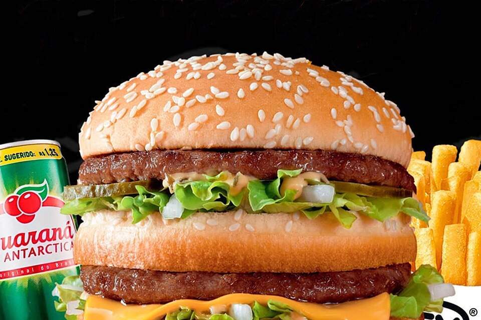 Conheça EX Burger, rede hamburguerias que vende hambúrguer por até R$ 3,90 e incentiva desempregados de periferias a entrarem para o ramo