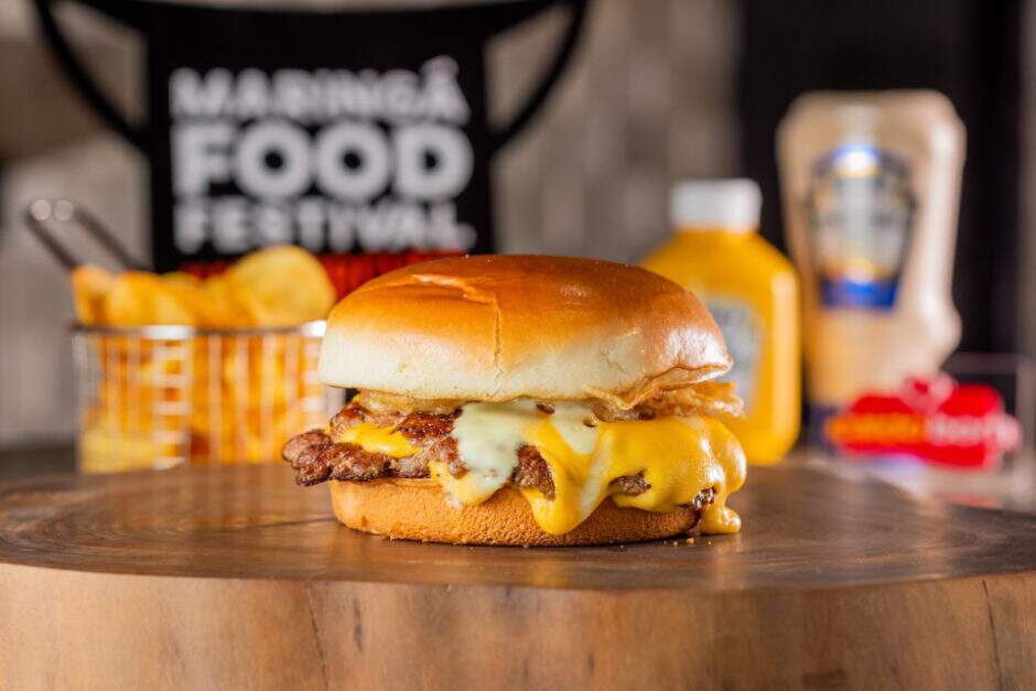 Pão, carne, queijo e cebola. E só. A Briz aposta na simplicidade do sanduíche, dando destaque aos bons ingredientes. Pão brioche, dois hambúrgueres de 70 gramas, maionese especial, cebola crispy e um american cheese super cremoso feito na casa.
